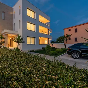 https://apartments-niko-sukosan.hotelinzadar.com
